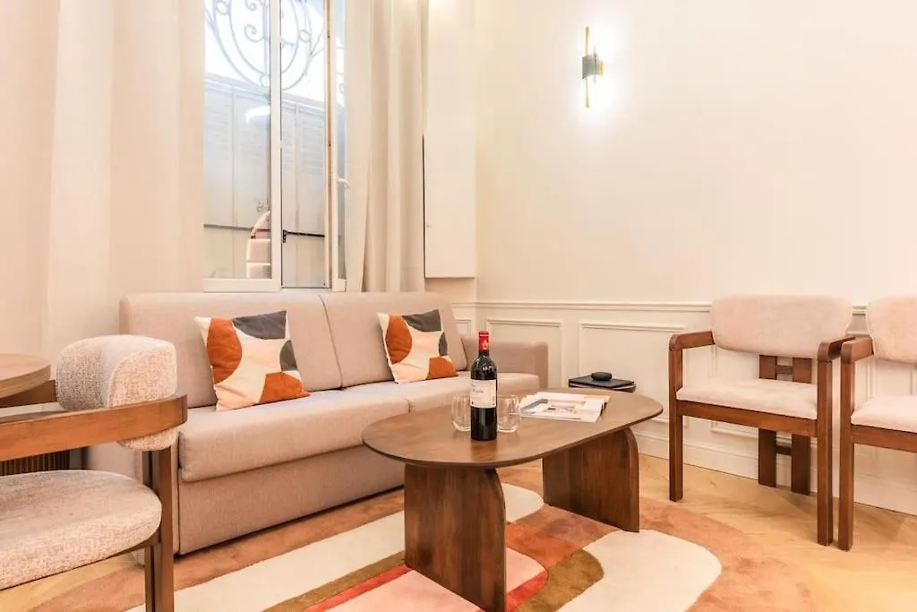 Luxe Rouvet I Netflix I Calme * Paris